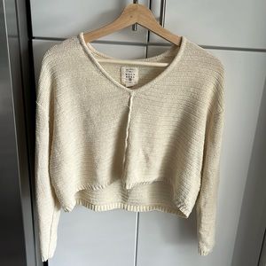 NWOT BILLABONG Cream Sweater
